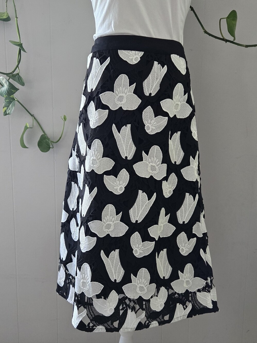 Ming Wang Black A-Line Skirt with White Floral Lace Appliqué